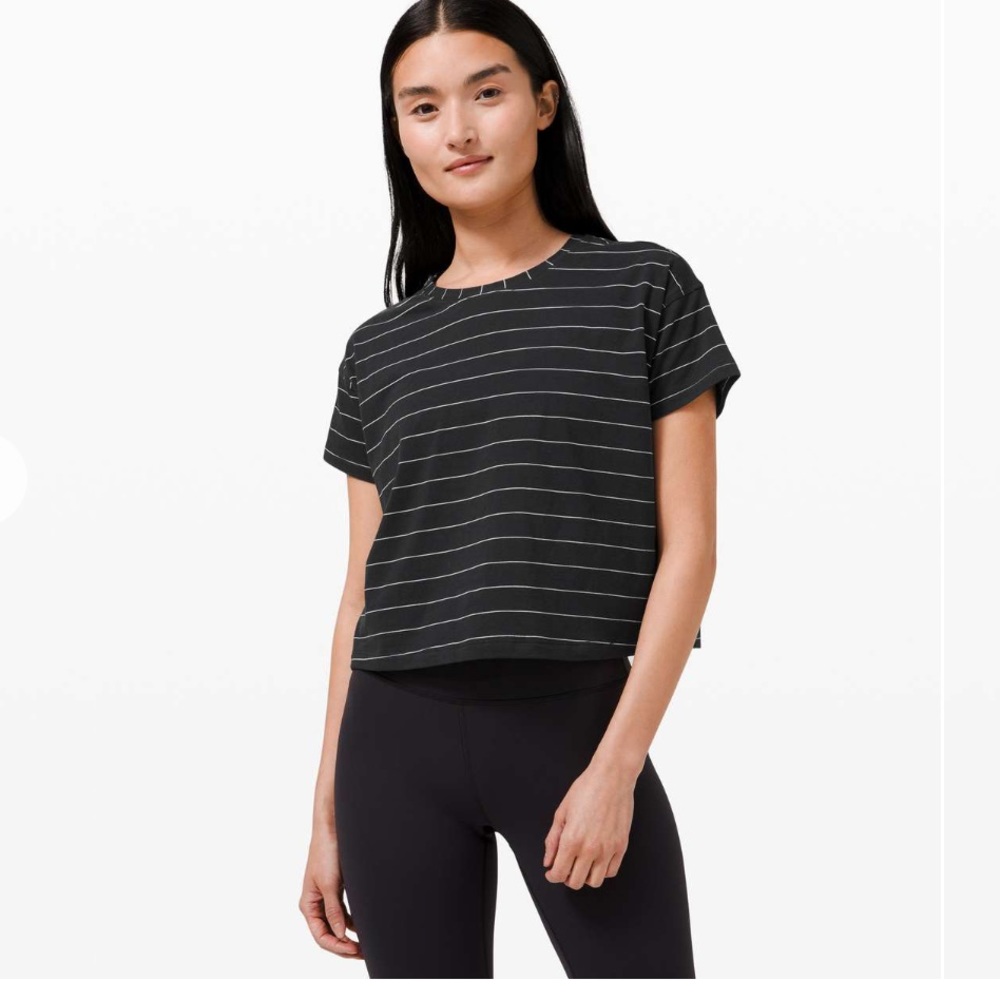 Lululemon Cates Tee Short Serve Stripe Black White